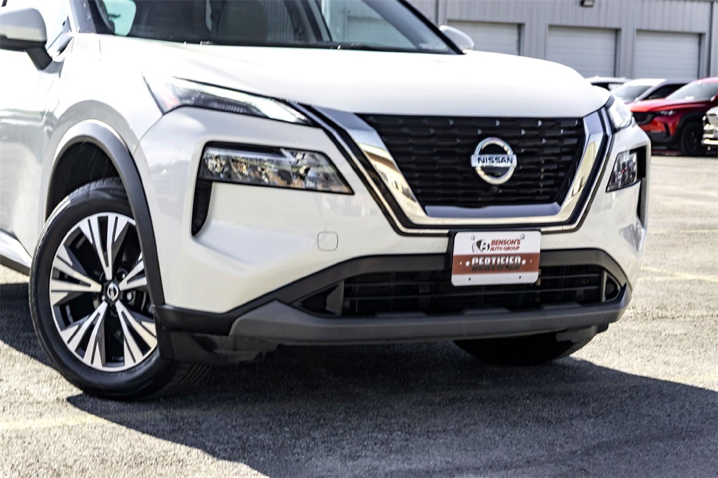 2021 Nissan Rogue SV photo 3