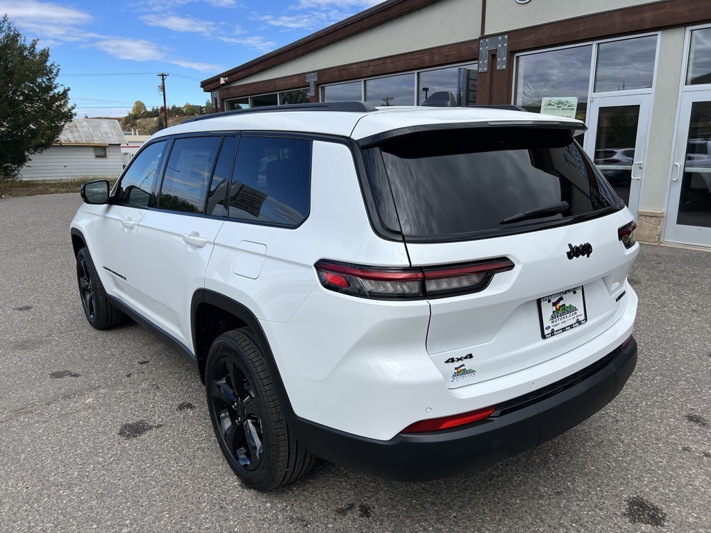 2025 Jeep Grand Cherokee Limited photo 2