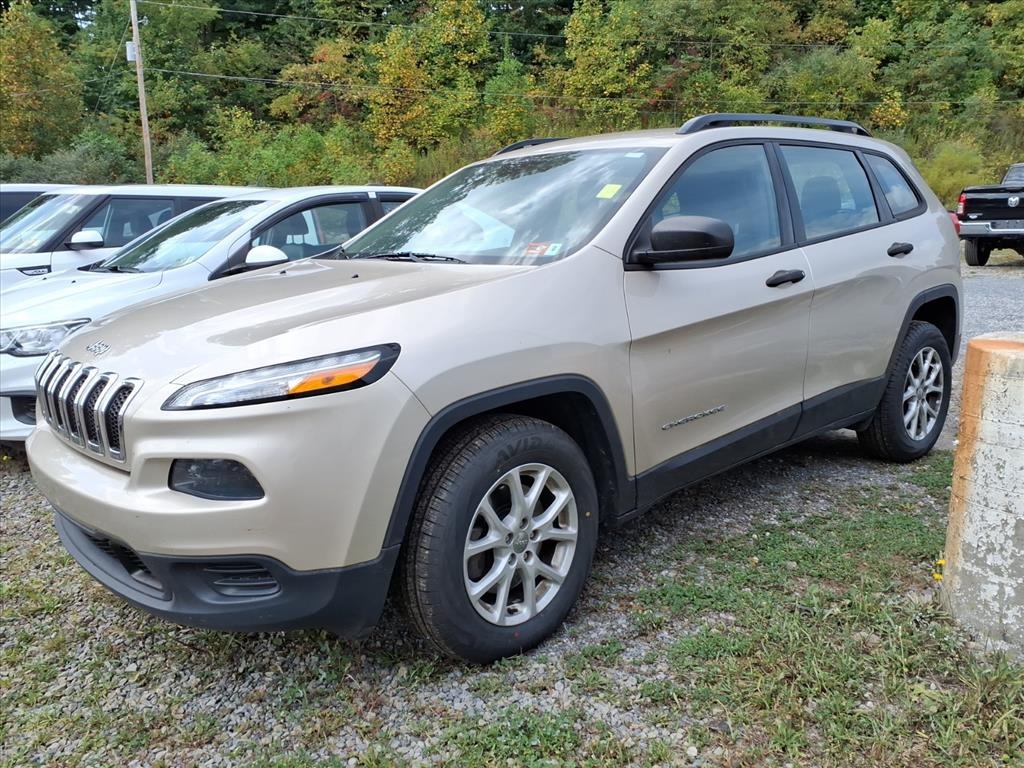 2015 Jeep Cherokee Sport photo 2