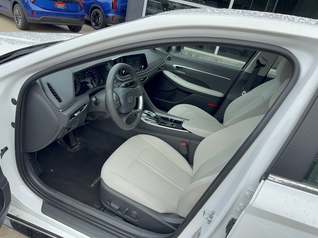 2022 Hyundai Sonata SE photo 4