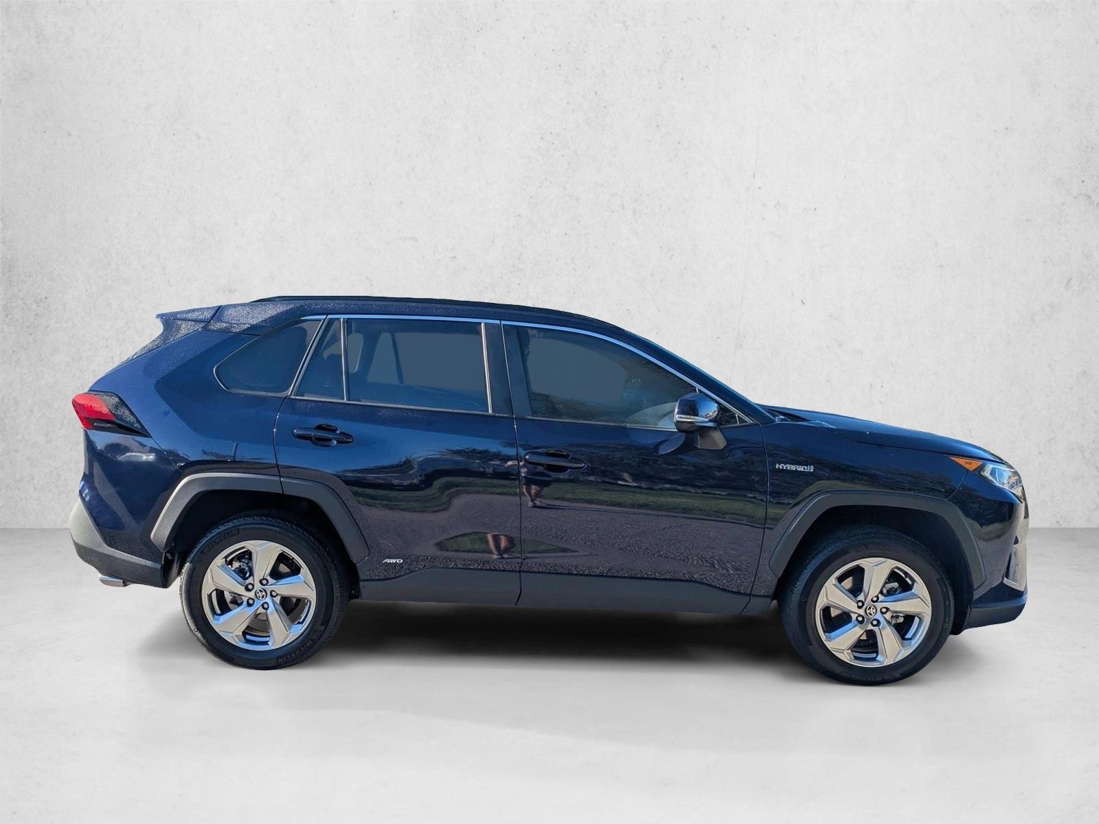 2021 Toyota RAV4 Hybrid XLE Premium photo 4