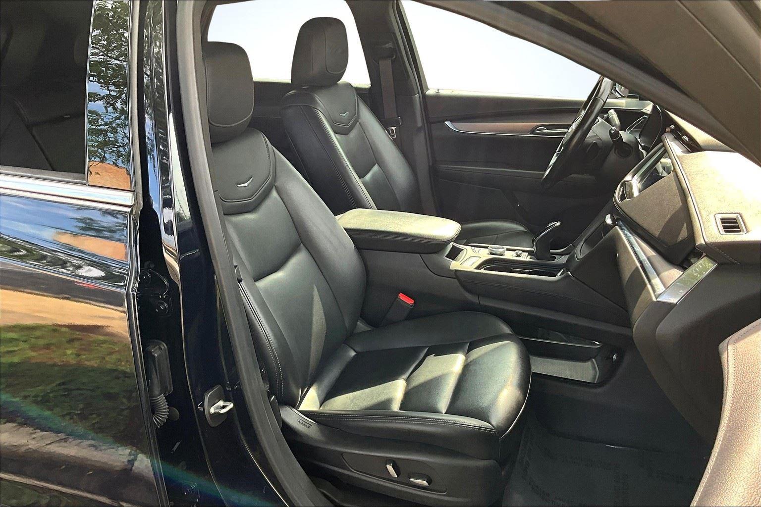 2022 Cadillac XT5 Luxury photo 7