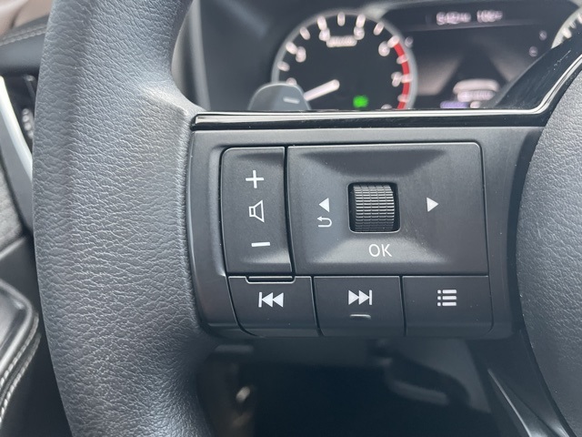 2021 Nissan Rogue SV photo 9