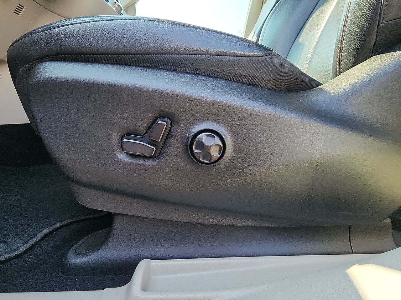 2020 Chrysler Pacifica Touring L photo 12