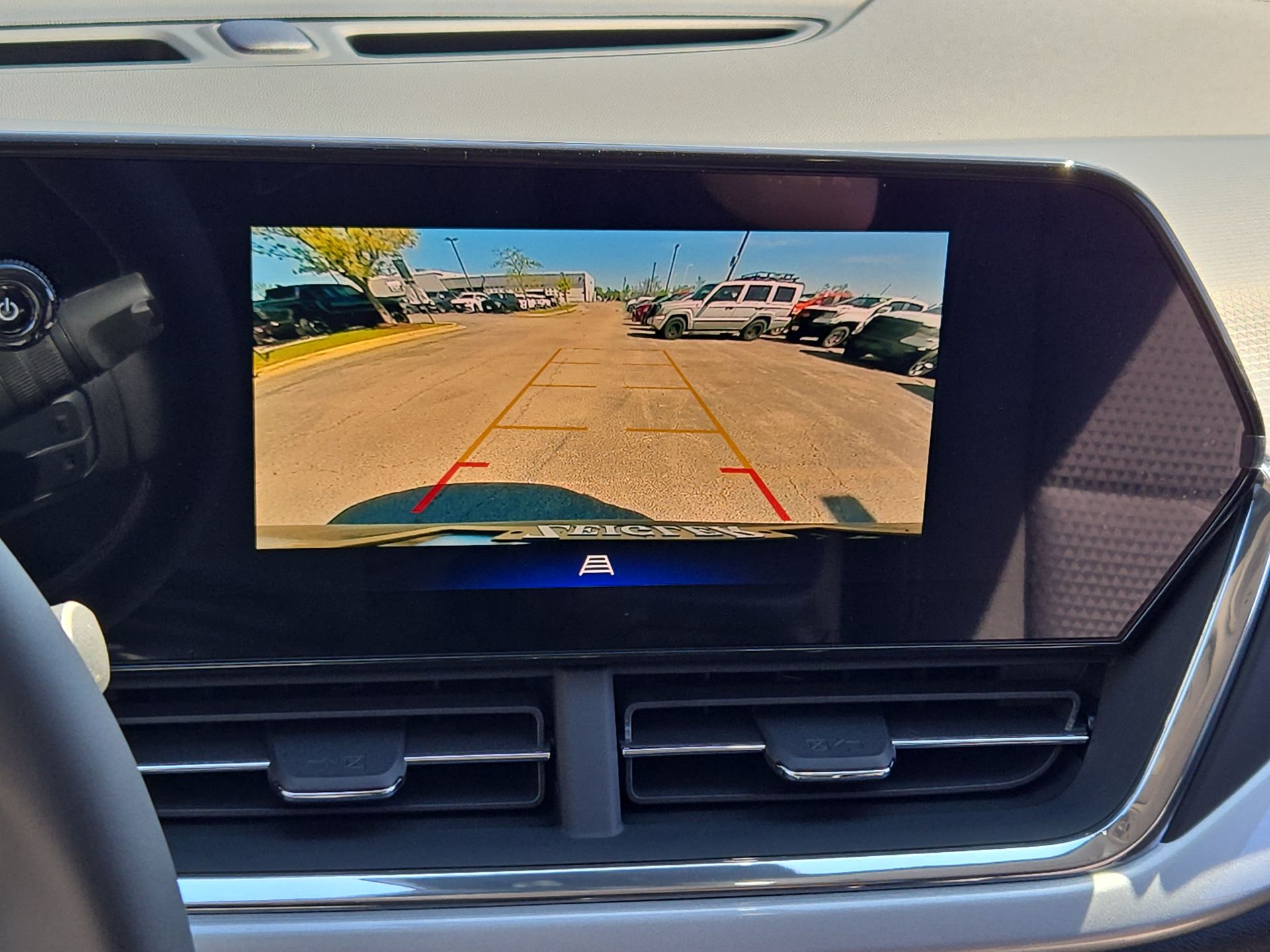 2025 Chevrolet Trax LT photo 33