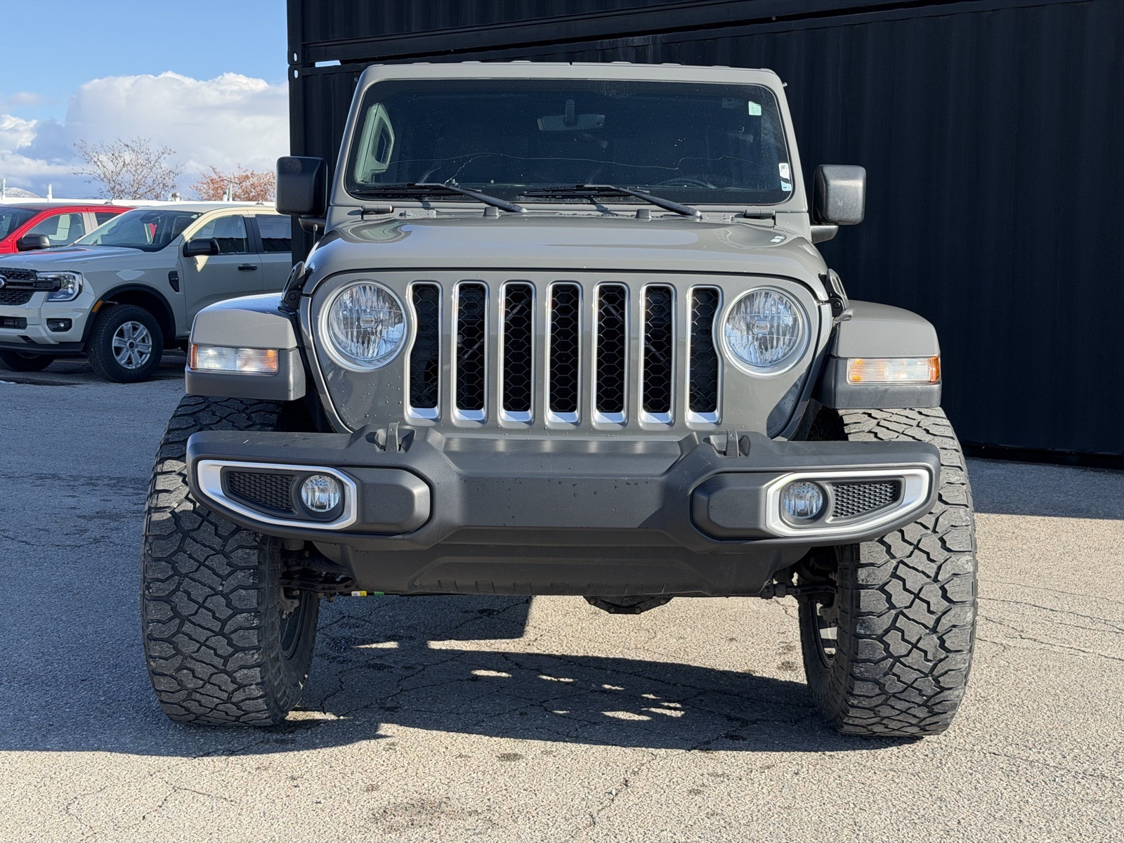 2020 Jeep Gladiator Overland photo 2