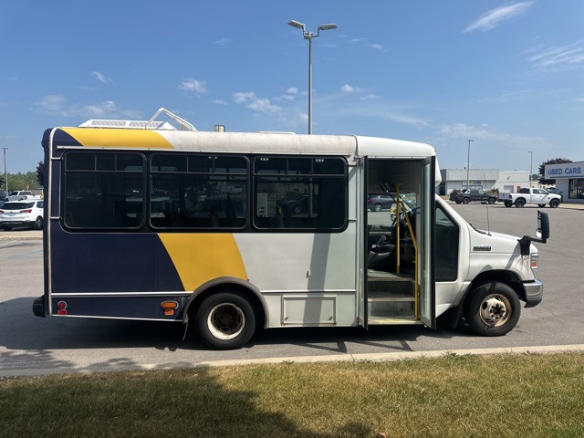 2017 Ford E-350 photo 7