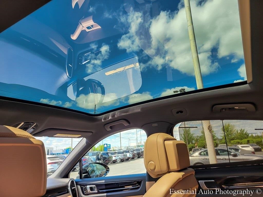 2021 Porsche Cayenne Coupe Base photo 12