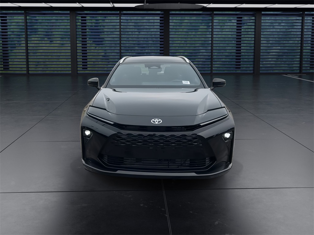 2025 Toyota Crown Signia Limited photo 3