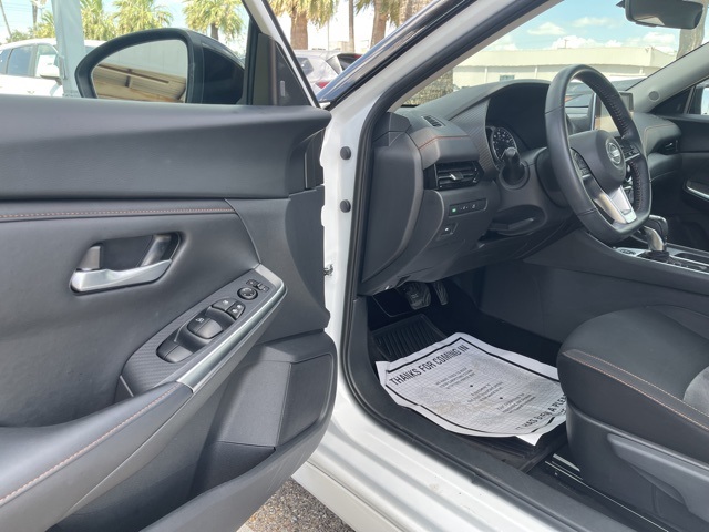 2023 Nissan Sentra SR photo 17