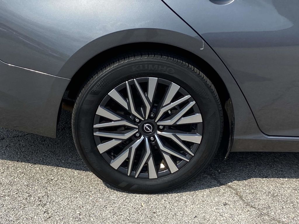 2024 Nissan Altima 2.5 SV photo 3