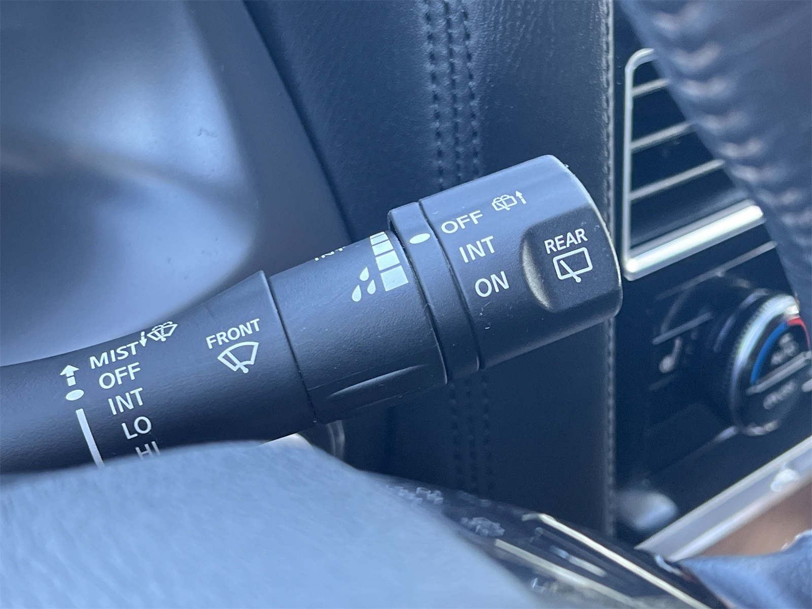 2021 Nissan Armada SL photo 14