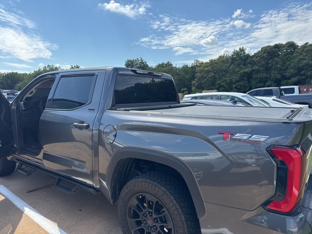 2023 Toyota Tundra SR5 CrewMax photo 3