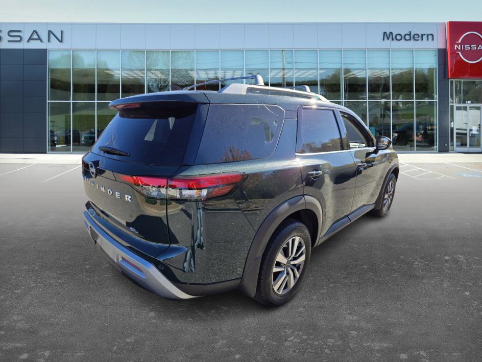 2025 Nissan Pathfinder SL photo 3