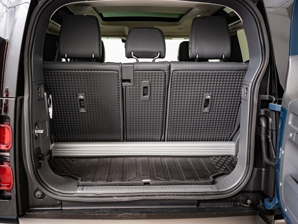 2022 Land Rover Defender 90 X-Dynamic S photo 16
