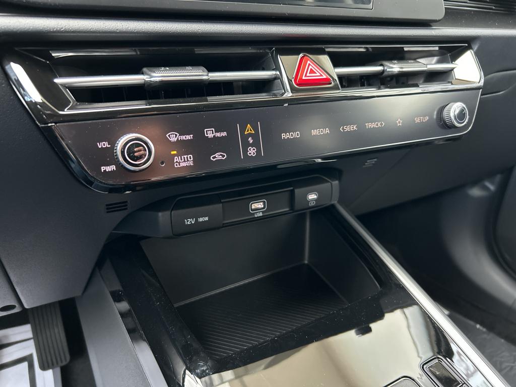 2025 Kia Niro LX photo 22