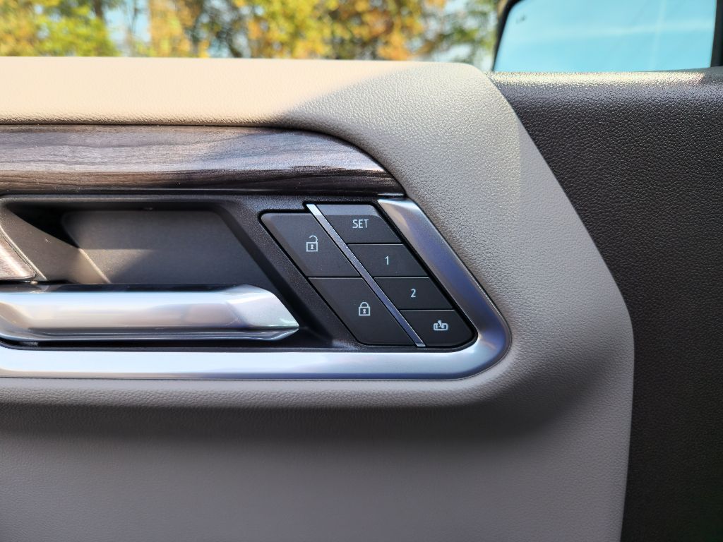 2025 Chevrolet Silverado 1500 LTZ photo 20