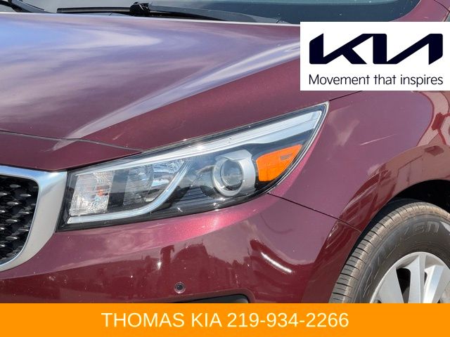 2017 Kia Sedona LX photo 4