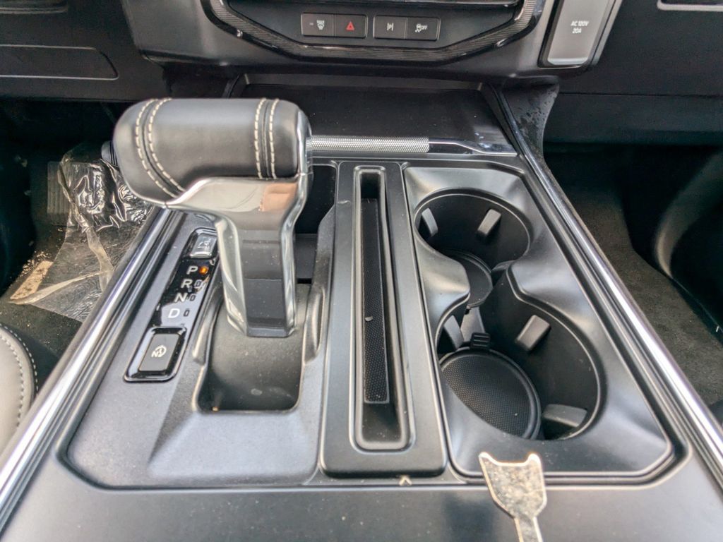 2025 Ford F-150 Lightning Platinum photo 23