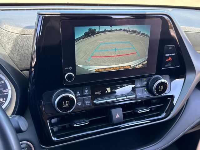 2024 Toyota Highlander LE photo 13
