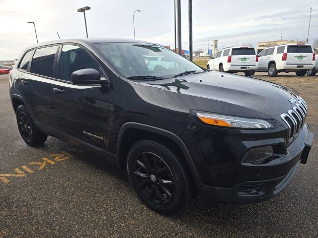 2014 Jeep Cherokee Sport photo 4