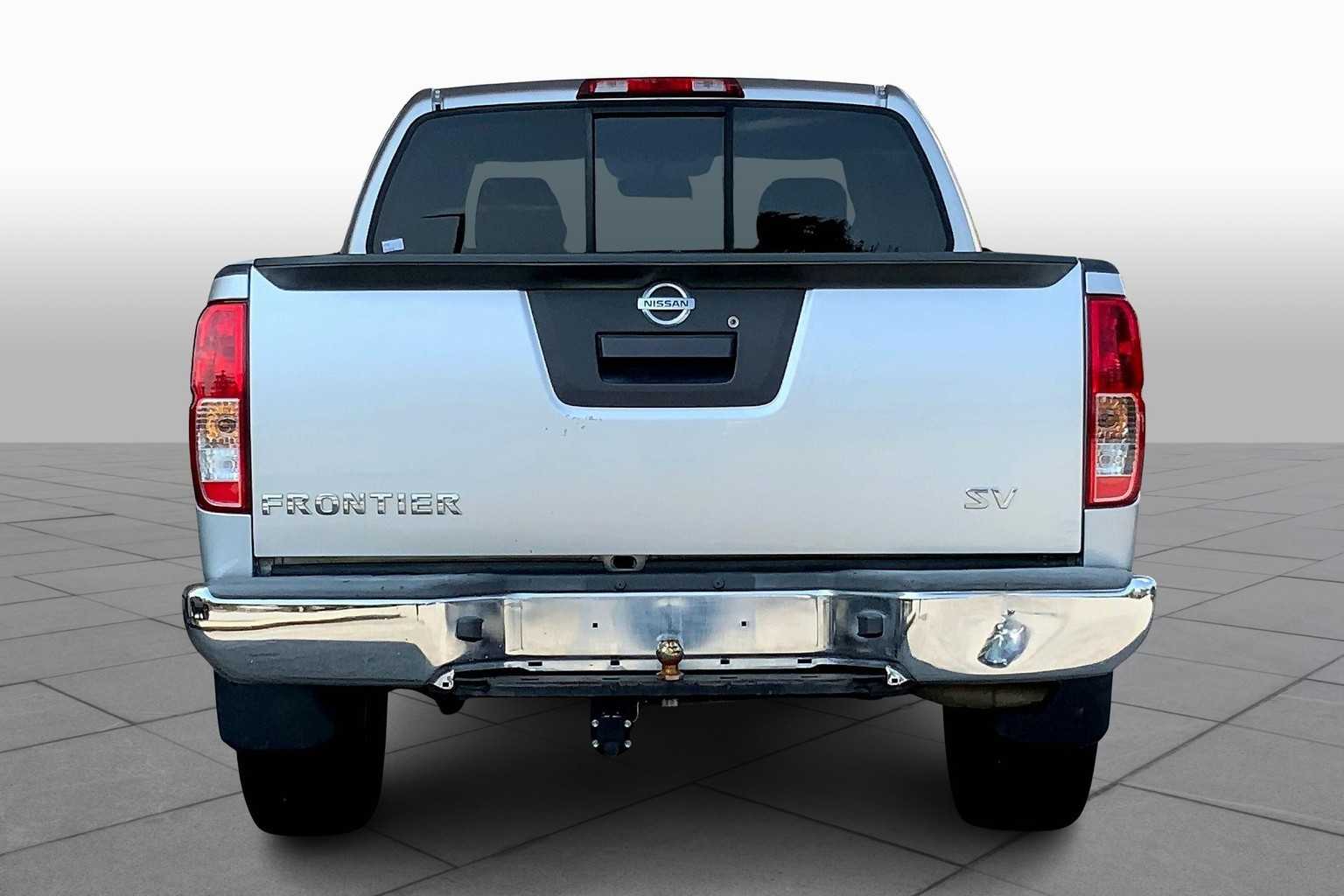 2017 Nissan Frontier SV photo 4