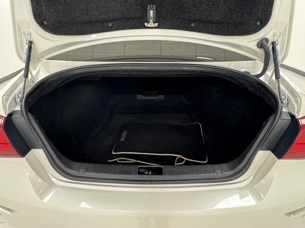 2019 Infiniti Q70 photo 33