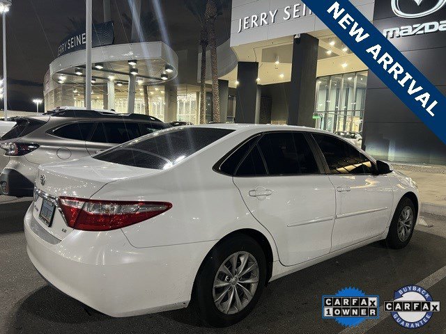 2017 Toyota Camry XLE XSE photo 3