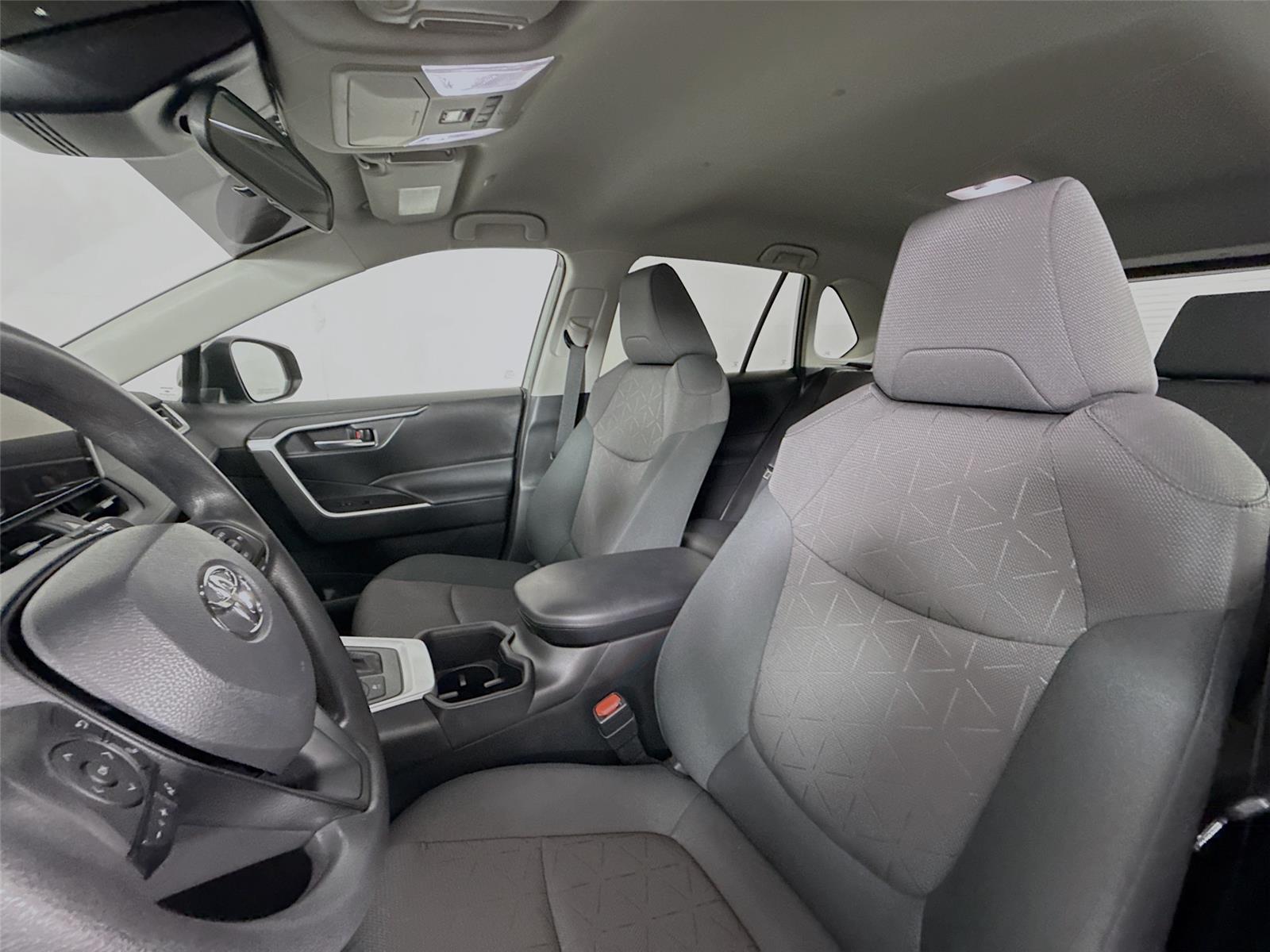 2024 Toyota RAV4 Hybrid XLE photo 14