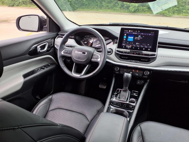 2022 Jeep Compass Limited photo 11