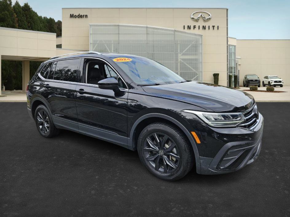 2024 Volkswagen Tiguan SE Wolfsburg Edition photo 2