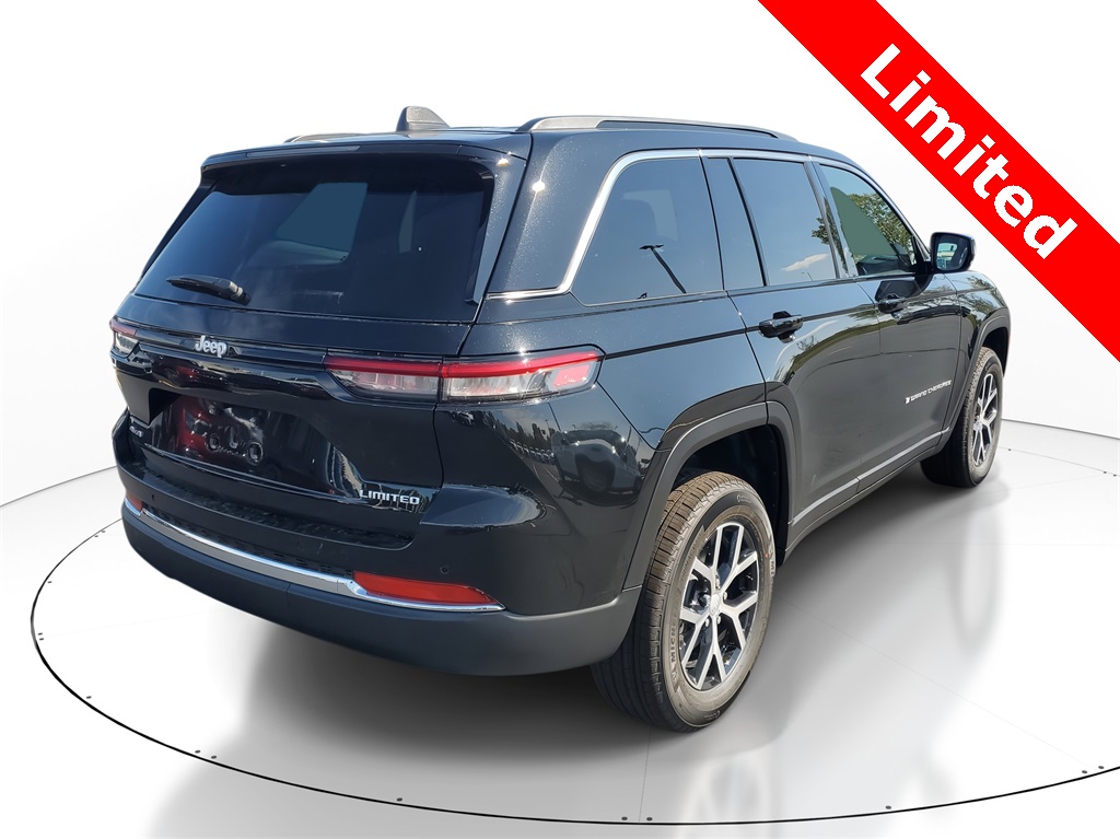 2025 Jeep Grand Cherokee Limited photo 3