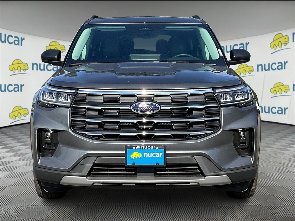 2025 Ford Explorer photo 2