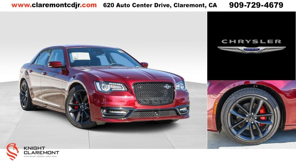 2023 Chrysler 300 C's photo