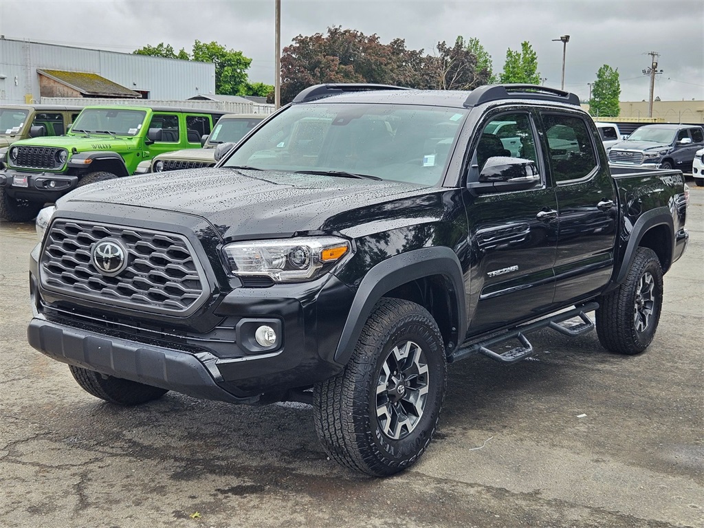 2023 Toyota Tacoma TRD Off-Road photo 3