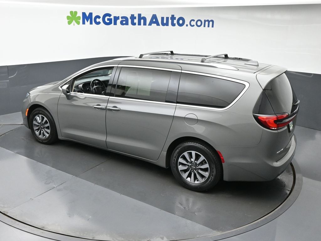2021 Chrysler Pacifica Touring L photo 18