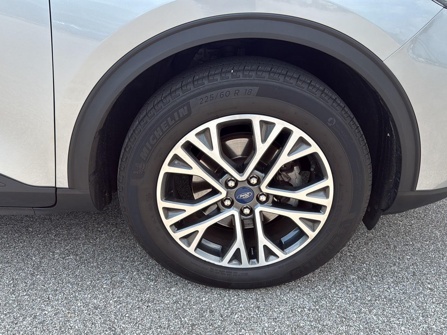 2022 Ford Escape SEL Sport photo 12