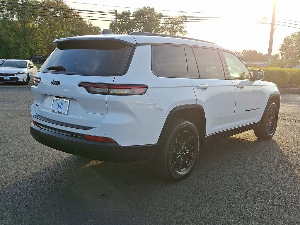 2024 Jeep Grand Cherokee Altitude photo 4