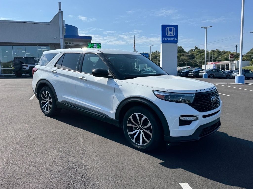 2022 Ford Explorer ST-Line photo 4