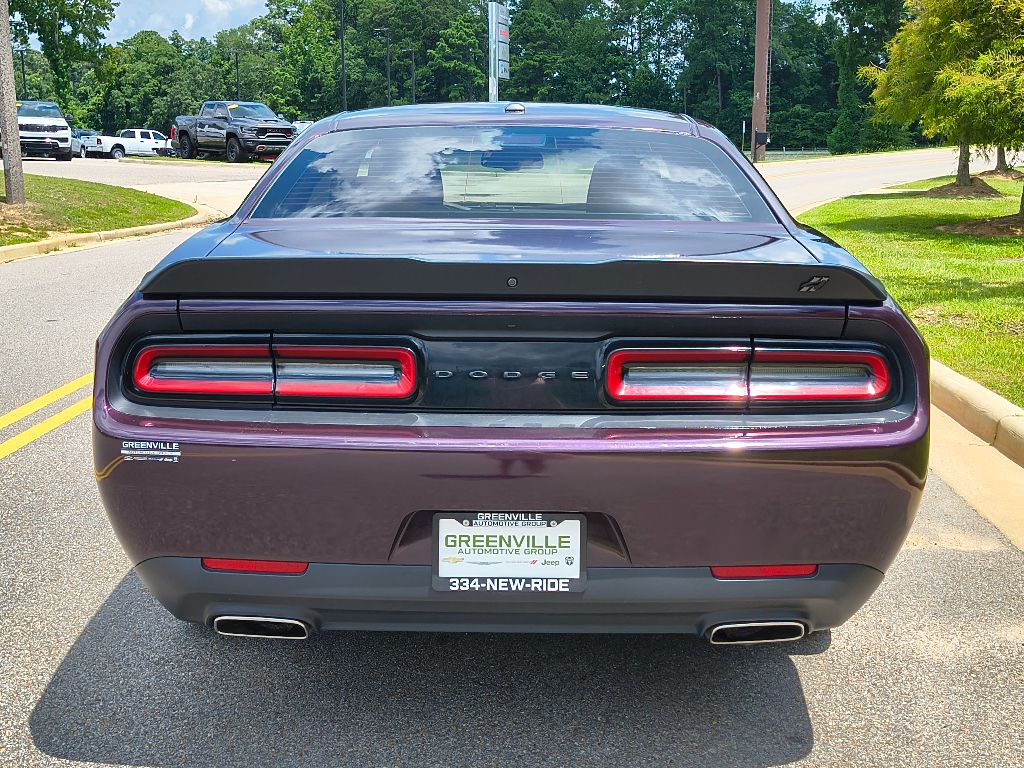 2022 Dodge Challenger SXT photo 5
