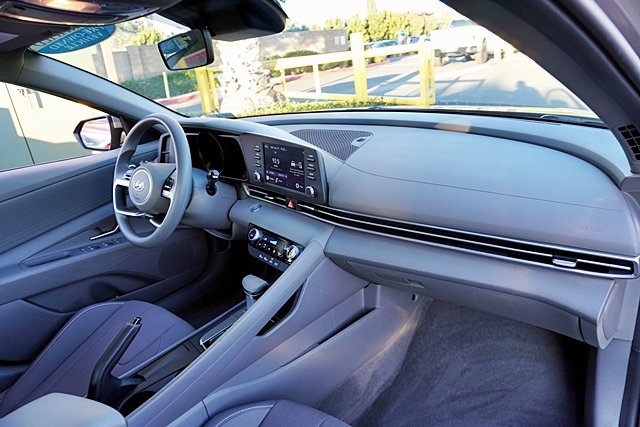 Used 2021 Gray Hyundai SEL image 10