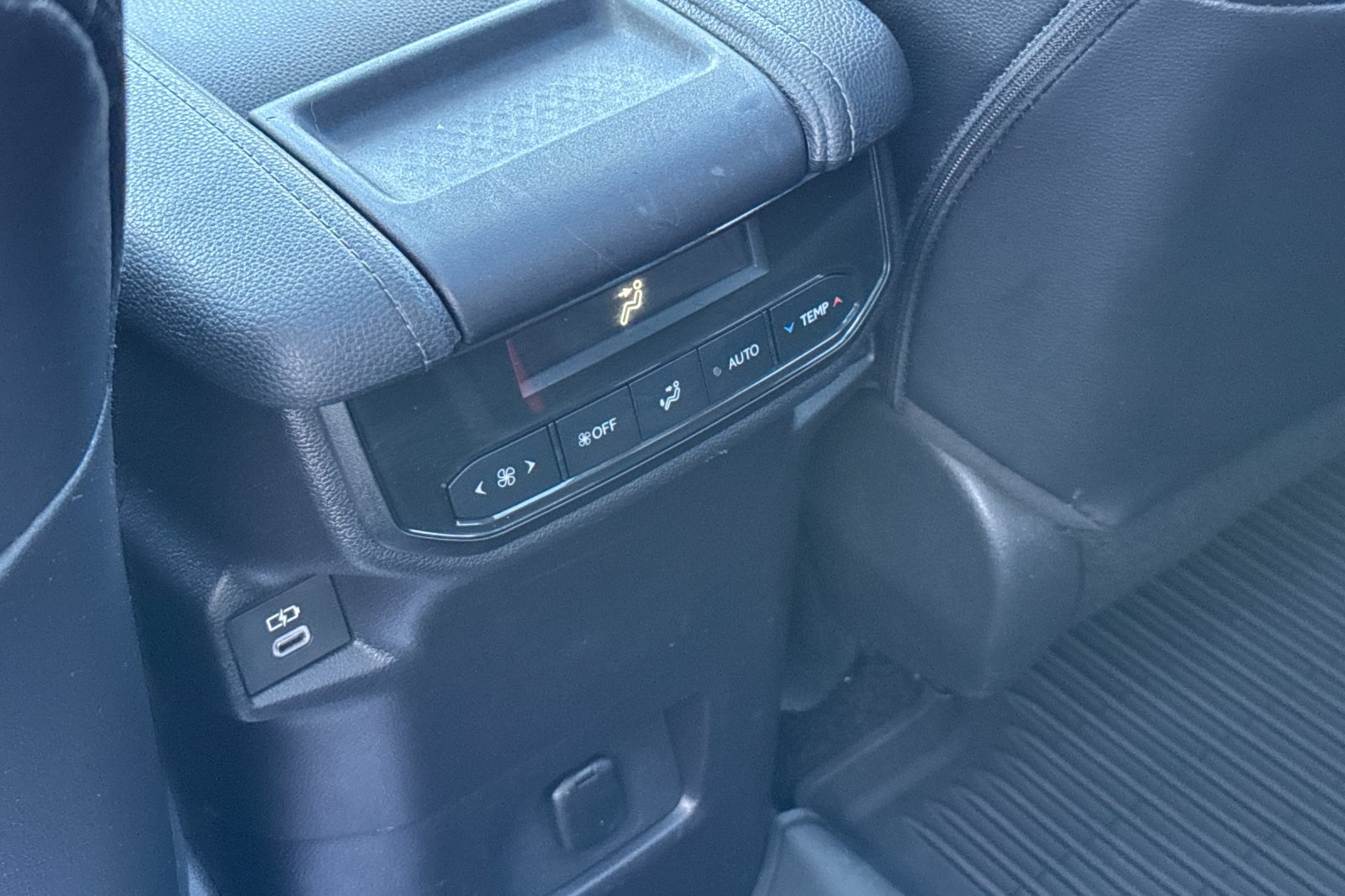 2024 Toyota Grand Highlander XLE photo 13