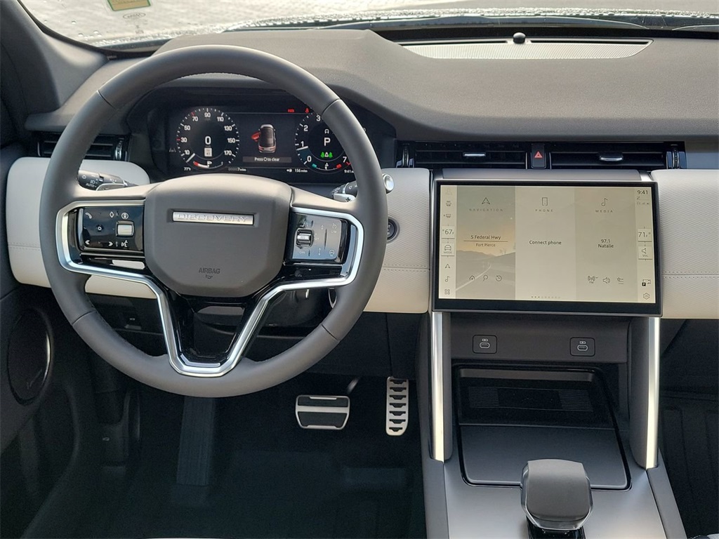 2025 Land Rover Discovery Sport SE photo 19
