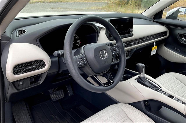 2025 Honda HR-V LX photo 6