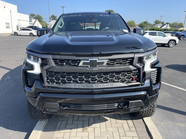 2024 Chevrolet Silverado 1500 RST photo 2