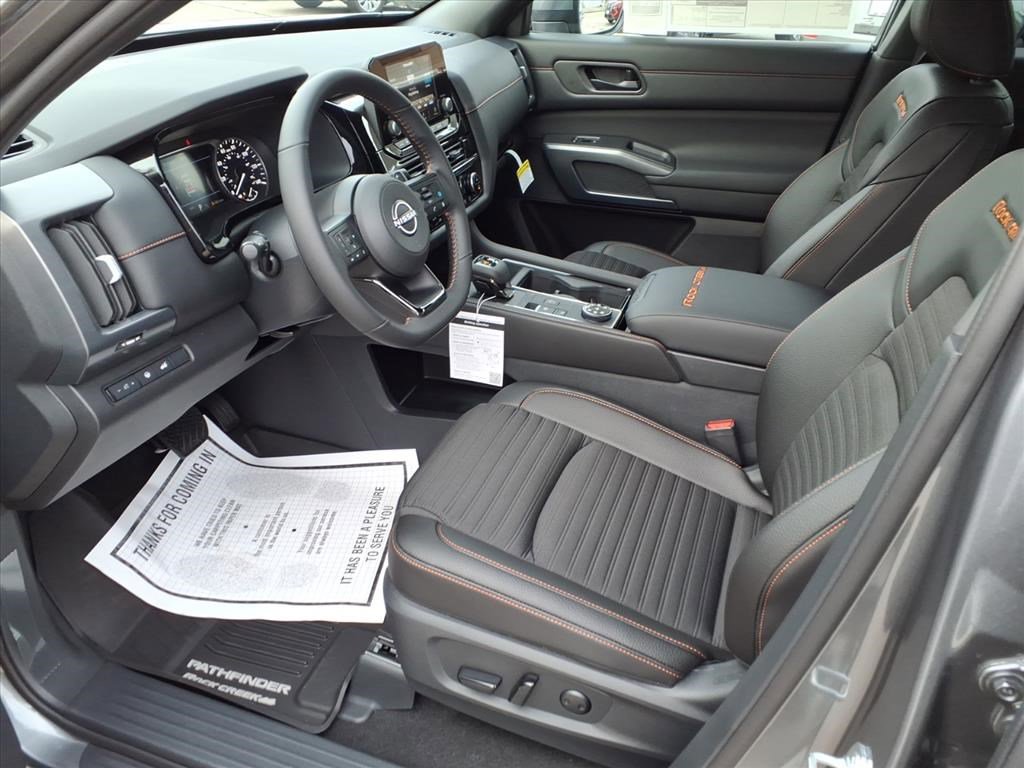 2025 Nissan Pathfinder Rock Creek photo 2