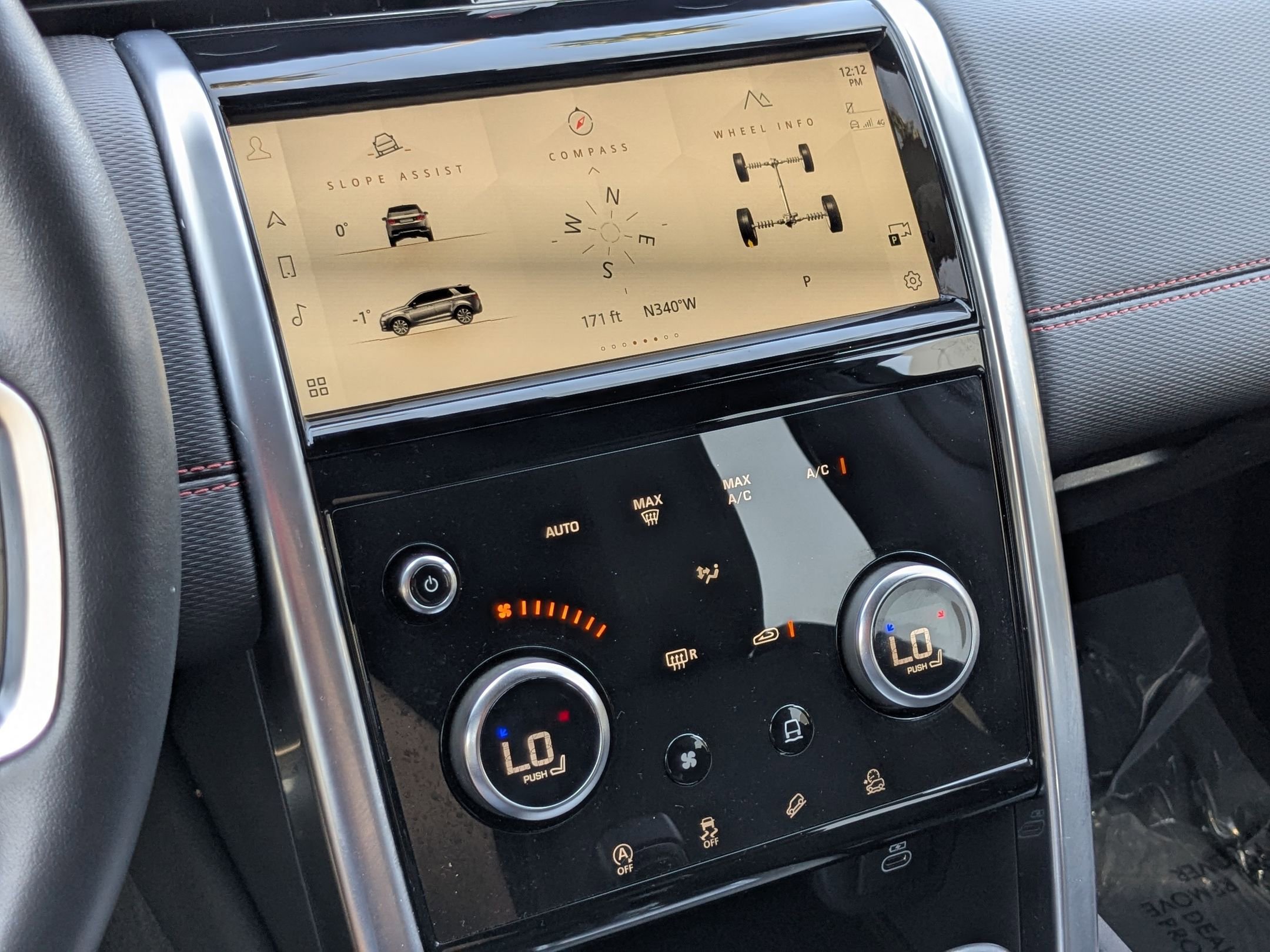 2023 Land Rover Discovery Sport SE R-Dynamic photo 12