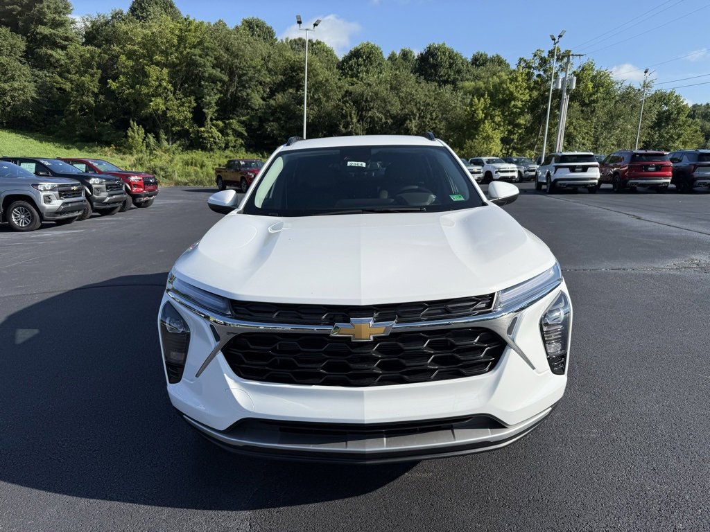 2025 Chevrolet Trax LT photo 26