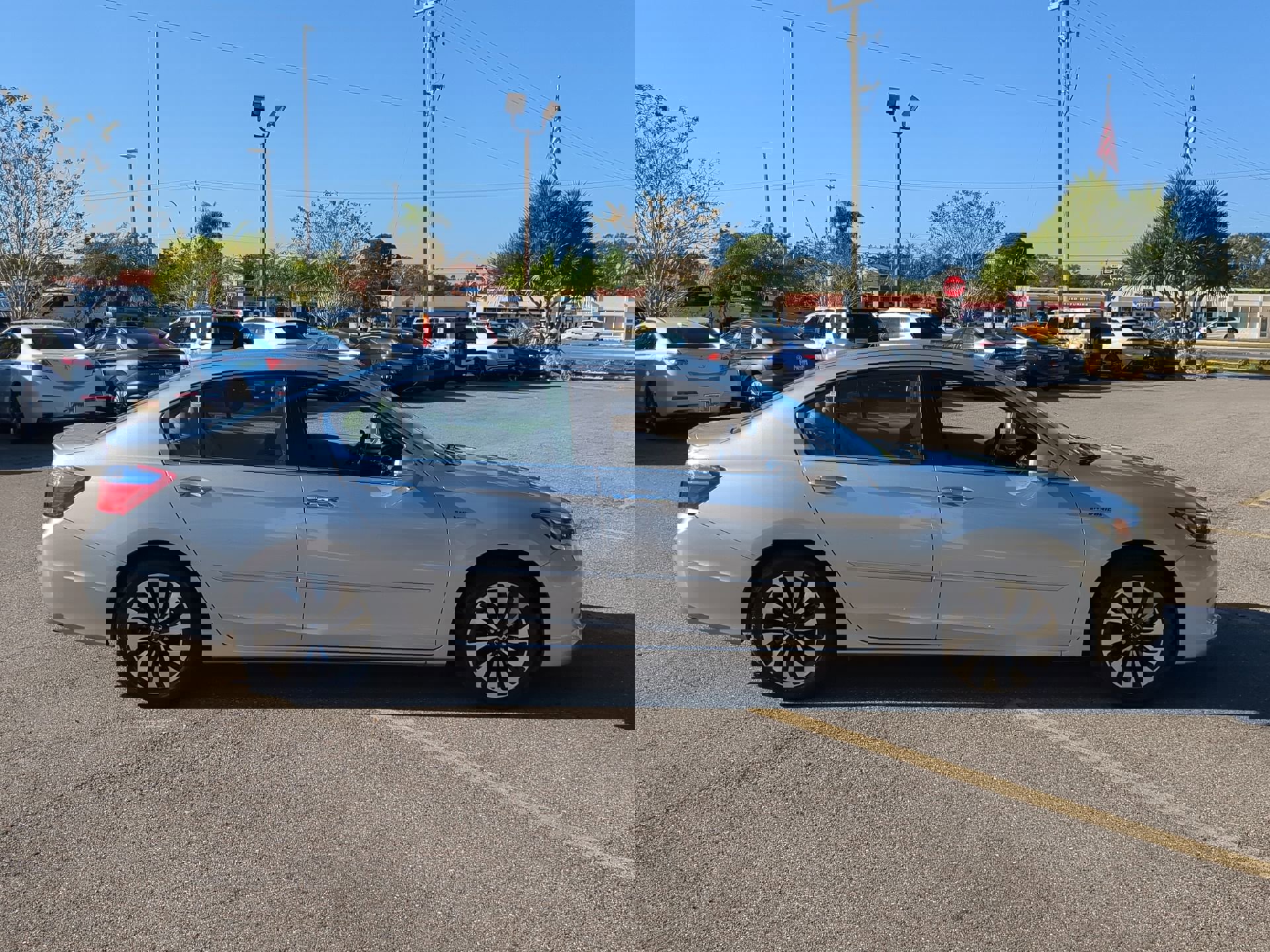 2014 Honda Accord Hybrid EX-L photo 4