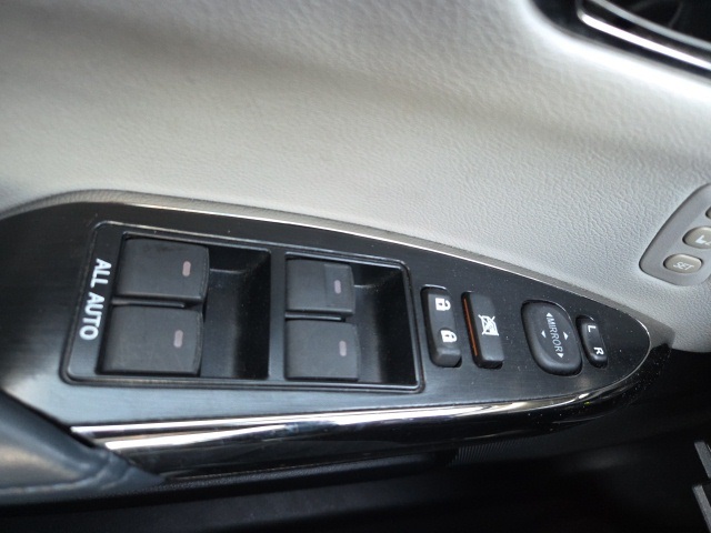 2014 Toyota Avalon Limited photo 16